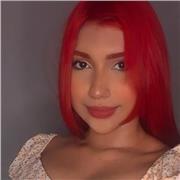 Profesora que imparte clases a niños de todas las edades